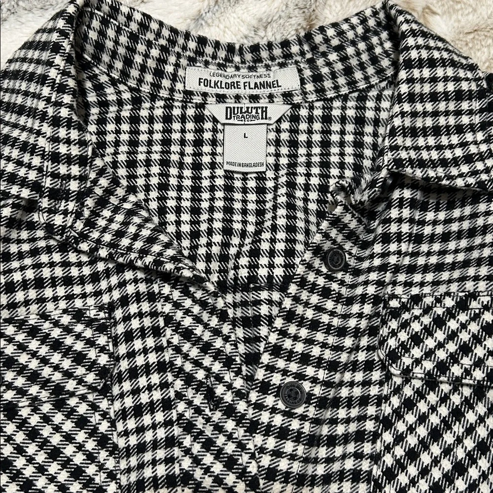 Duluth Trading Co Folklore Button-Front flannel- plaid  Print size large - Picture 8 of 12